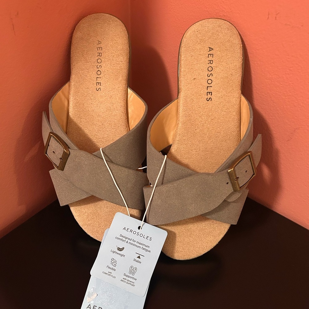 NWT!  Aerosoles sandals
